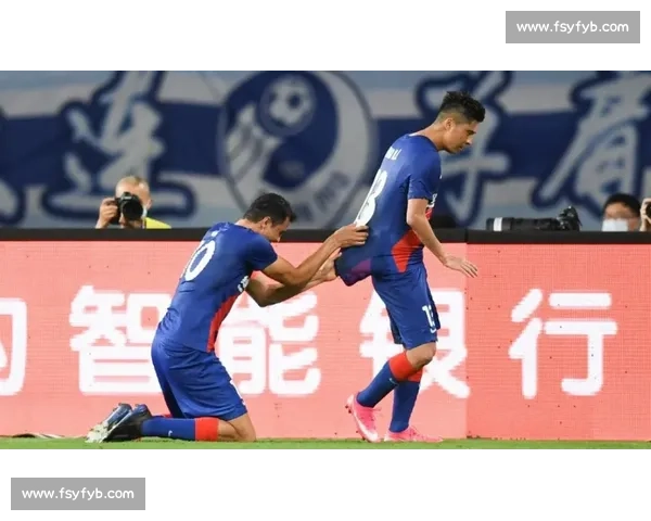 吴曦破门路易斯双响救主 申花 2-2 绝平英博距榜首 2 分